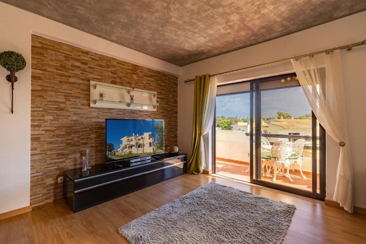 Lovely One Bedroom Apartment In Alvor Exterior foto